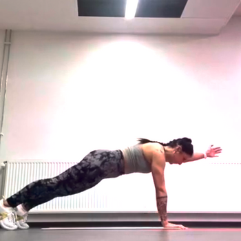Plank With Arm Front Raise