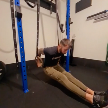 Ring Plank to Tricep Dips