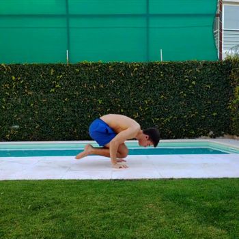 Planche Tuck Push-Up
